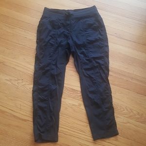 LULULEMON black cropped studio pants